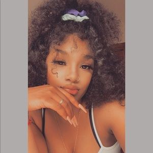 Meet your Posher, Monae